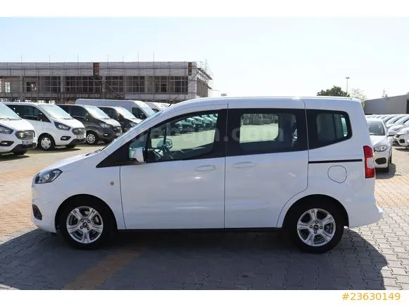 Ford Tourneo Courier 1.5 TDCi Delux Image 2